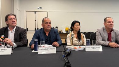 Foto de Mesa temática discute autorregulação sindical e fechamento de agências